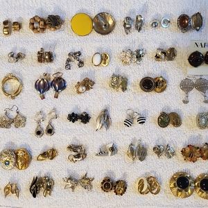 Lot of vintage earrings